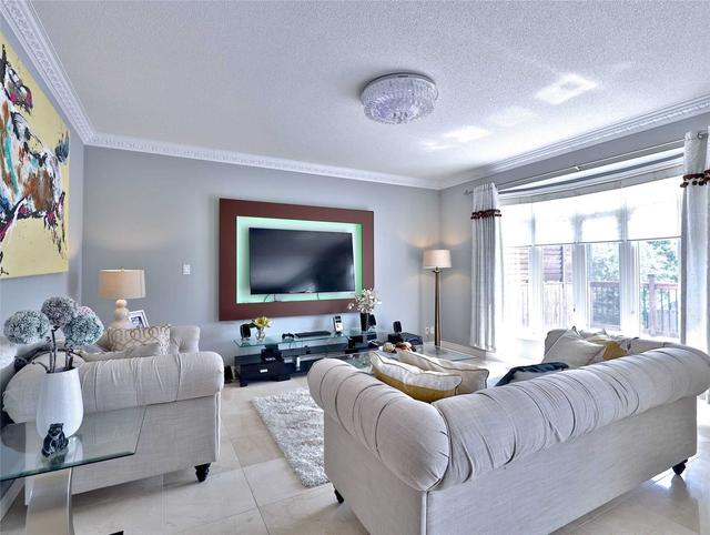 9 Jonagold Crt, House detached with 5 bedrooms, 5 bathrooms and 8 parking in Richmond Hill ON | Image 8