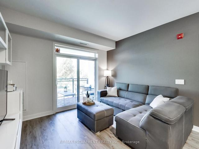 310 - 320 Plains Rd E, Condo with 2 bedrooms, 2 bathrooms and 1 parking in Burlington ON | Image 7
