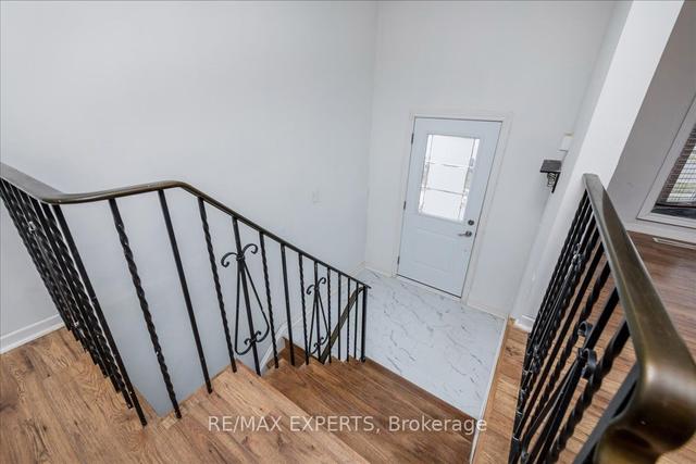 MAIN - 208 Pine Dr, House detached with 3 bedrooms, 1 bathrooms and 2 parking in Barrie ON | Image 1