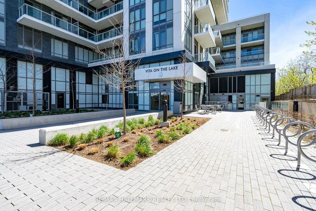 803 - 70 Annie Craig Dr, Condo with 1 bedrooms, 2 bathrooms and 1 parking in Toronto ON | Image 1