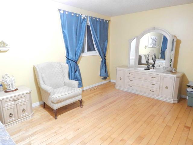 MAIN - 123 Salisbury Cir, House semidetached with 2 bedrooms, 1 bathrooms and 1 parking in Brampton ON | Image 9