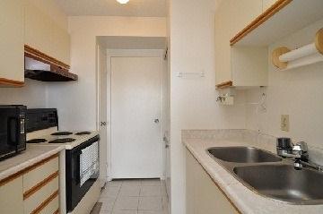 PH-16 - 55 William St E, Condo with 1 bedrooms, 1 bathrooms and 1 parking in Oshawa ON | Image 3