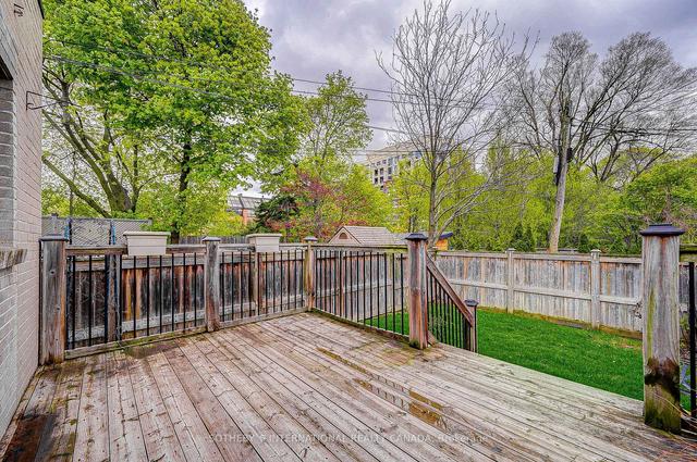 MAIN - 37 Lola Rd, House semidetached with 2 bedrooms, 1 bathrooms and 0 parking in Toronto ON | Image 17