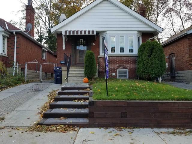 MAIN - 16 Glenside Ave, House detached with 2 bedrooms, 1 bathrooms and 1 parking in Toronto ON | Image 1