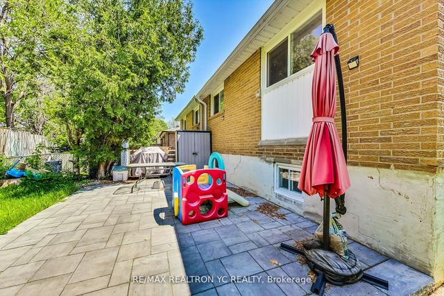 104 Mentor Blvd, House semidetached with 3 bedrooms, 2 bathrooms and 3 parking in Toronto ON | Image 33