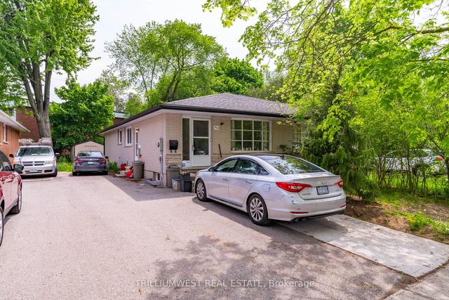 197 A Cedarvale Cres, House detached with 6 bedrooms, 3 bathrooms and 3 parking in Waterloo ON | Image 18