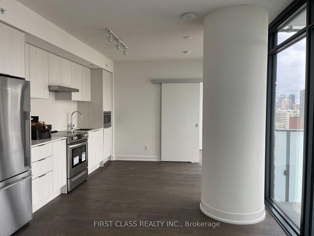 2017 - 25 Richmond St E, Condo with 2 bedrooms, 2 bathrooms and 1 parking in Toronto ON | Image 8