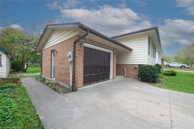 255 King St E, House detached with 3 bedrooms, 1 bathrooms and 4 parking in Wellington North ON | Image 6
