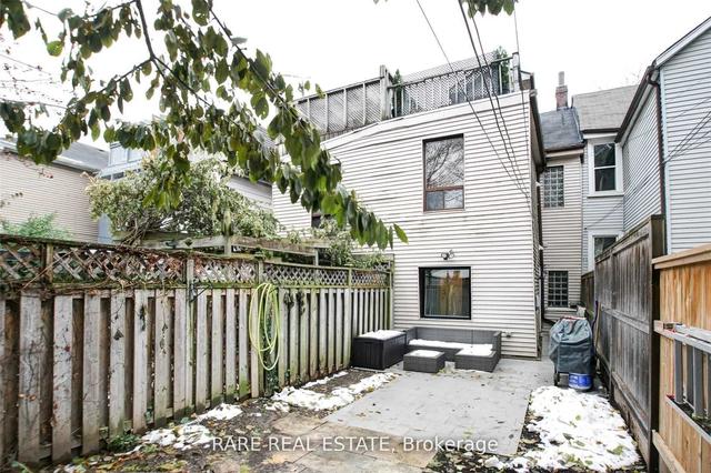 MAIN - 177 Logan Ave, House attached with 1 bedrooms, 1 bathrooms and 2 parking in Toronto ON | Image 4
