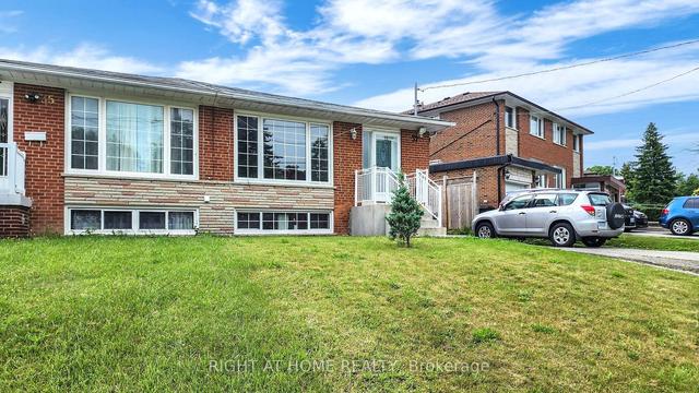 MAIN - 37 Calstock Dr, House semidetached with 3 bedrooms, 1 bathrooms and 2 parking in Etobicoke ON | Image 1