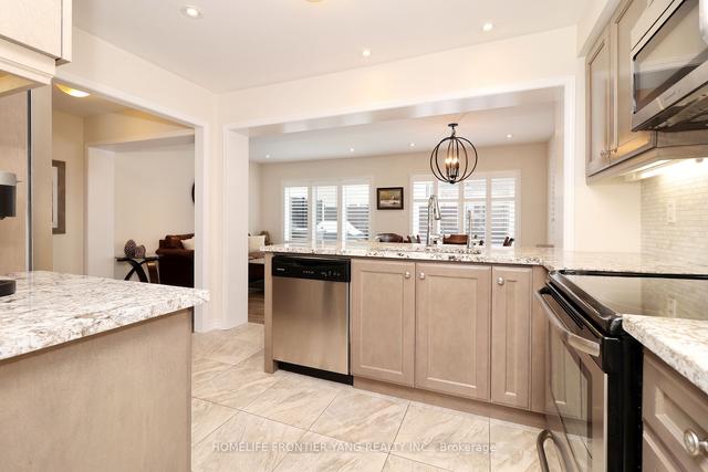 405 Switchgrass St, House attached with 3 bedrooms, 3 bathrooms and 3 parking in Oakville ON | Image 5