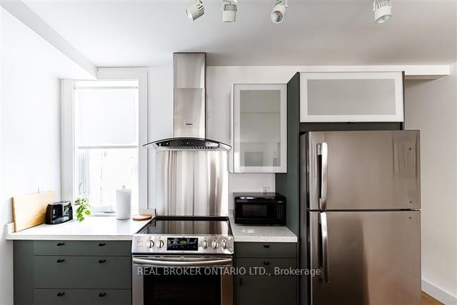 MAIN - 278 Campbell Ave, House detached with 2 bedrooms, 2 bathrooms and 1 parking in Toronto ON | Image 3