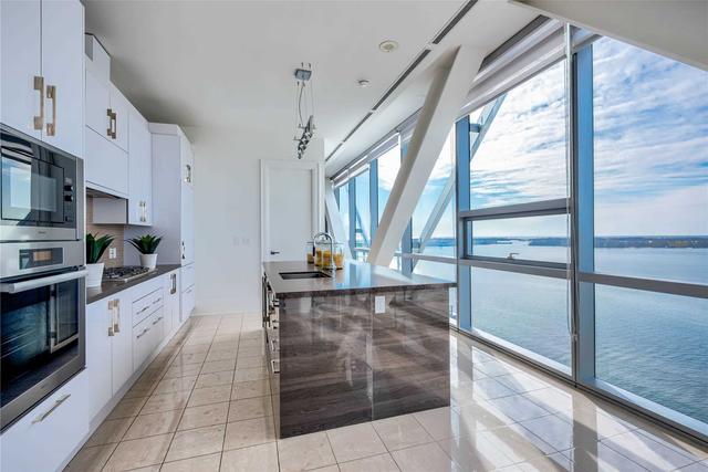PH-1404 - 29 Queens Quay E, Condo with 4 bedrooms, 4 bathrooms and 2 parking in Toronto ON | Image 12