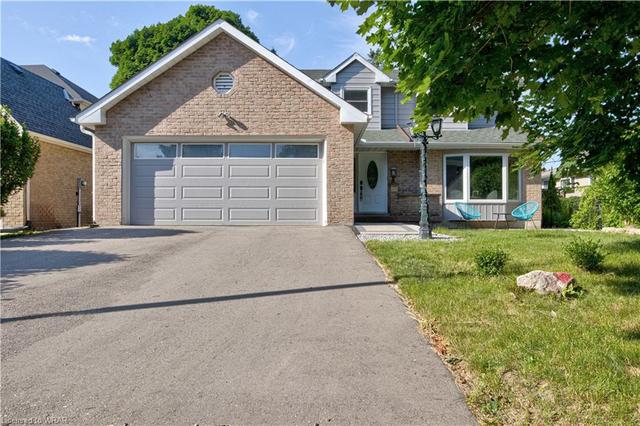 315 Faraday Crt, House detached with 7 bedrooms, 3 bathrooms and 6 parking in Waterloo ON | Image 1