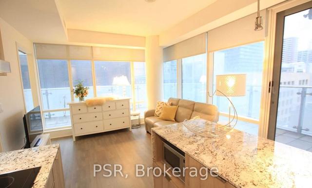 410 - 1 Bloor St E, Condo with 1 bedrooms, 2 bathrooms and 1 parking in Toronto ON | Image 3
