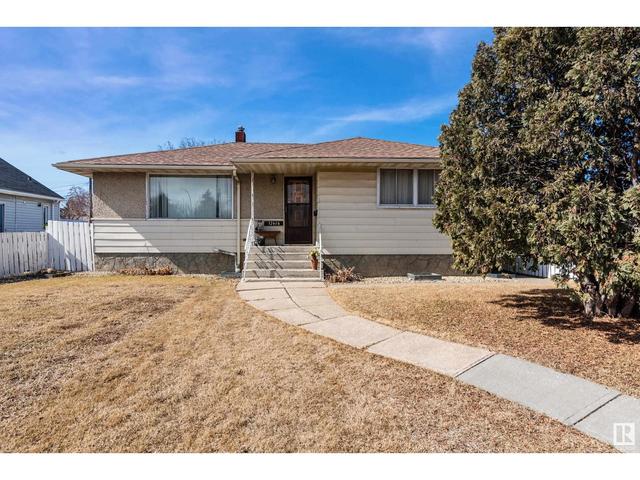 12436 St Albert Trail Nw, House detached with 4 bedrooms, 1 bathrooms and 4 parking in Edmonton AB | Image 1