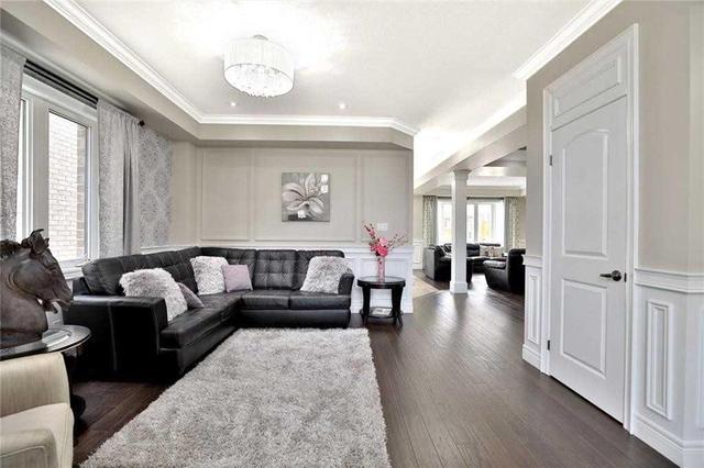 54 Cielo Crt, House detached with 4 bedrooms, 4 bathrooms and 4 parking in Hamilton ON | Image 2