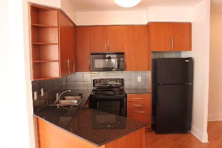 PH-13 - 310 Burnhamthorpe Rd W, Condo with 2 bedrooms, 2 bathrooms and 1 parking in Mississauga ON | Image 4