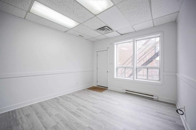 MAIN-2 - 881 St Clair Ave W, Condo with 2 bedrooms, 1 bathrooms and 0 parking in Toronto ON | Image 9