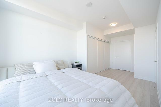 3104 - 33 Helendale Ave, Condo with 2 bedrooms, 2 bathrooms and 0 parking in Toronto ON | Image 5