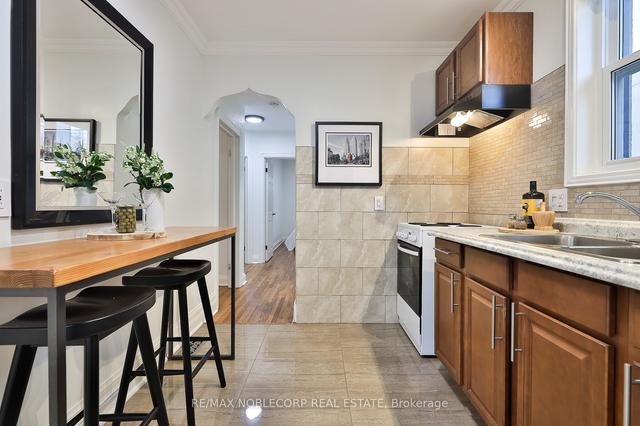 MAIN - 16 Little Blvd, House detached with 2 bedrooms, 1 bathrooms and 1 parking in York ON | Image 37