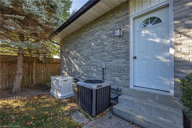 86 Windfield Cres, House detached with 3 bedrooms, 1 bathrooms and 6 parking in Kingston ON | Image 6