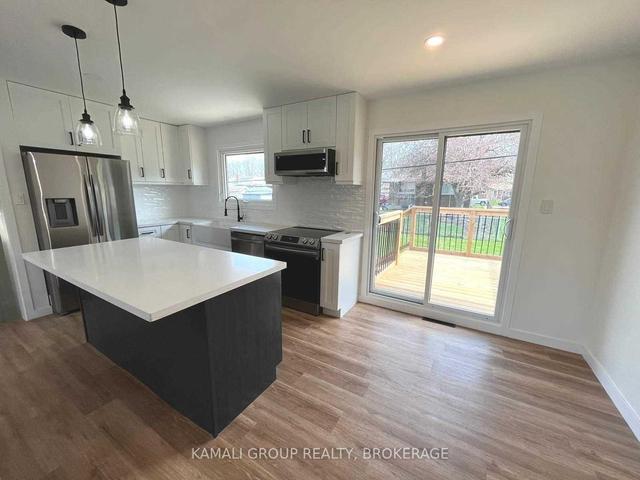 MAIN - 412 Bunting Rd, House detached with 3 bedrooms, 1 bathrooms and 2 parking in Saint Catharines ON | Image 1