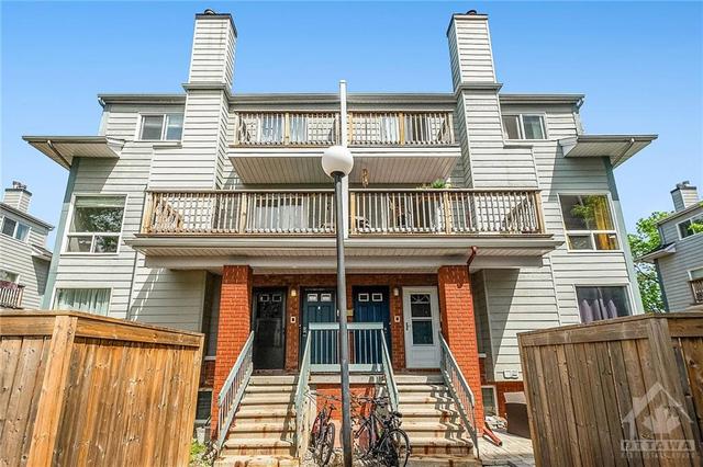 H - 20 Hart Ave, House attached with 2 bedrooms, 2 bathrooms and 1 parking in Ottawa ON | Image 1