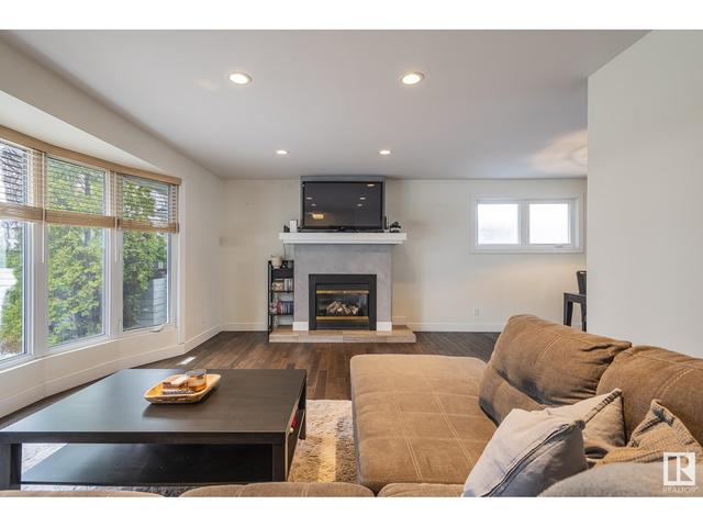 8819 143 St Nw, House detached with 4 bedrooms, 2 bathrooms and 4 parking in Edmonton AB | Image 6