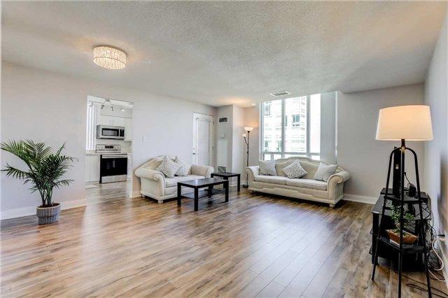 PH210 - 260 Doris Ave, Condo with 3 bedrooms, 2 bathrooms and 1 parking in North York ON | Image 4