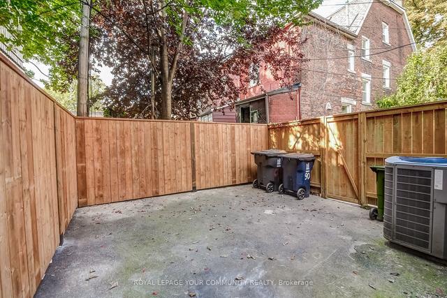 90 Beverley St, House semidetached with 5 bedrooms, 2 bathrooms and 0 parking in Toronto ON | Image 32