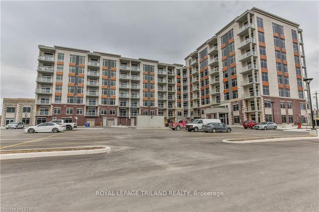 709 - 1600 Hyde Park Rd, Condo with 3 bedrooms, 1 bathrooms and 0 parking in London ON | Image 1