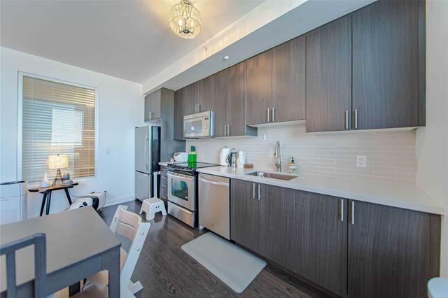 PH15 - 370 Highway 7, Condo with 3 bedrooms, 3 bathrooms and 1 parking in Richmond Hill ON | Image 4