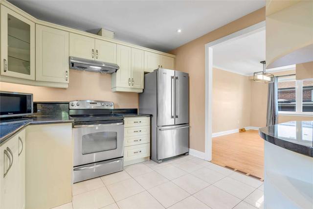 90 Bloor St E, House detached with 3 bedrooms, 1 bathrooms and 4 parking in Toronto ON | Image 8