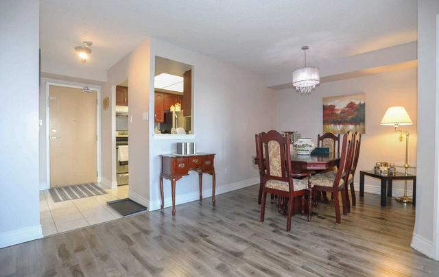 887 - 1 Greystone Walk Dr, Condo with 2 bedrooms, 2 bathrooms and 1 parking in Scarborough ON | Image 4