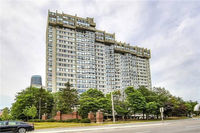 PH-14 - 200 Robert Speck Pky, Condo with 3 bedrooms, 3 bathrooms and 2 parking in Mississauga ON | Image 1