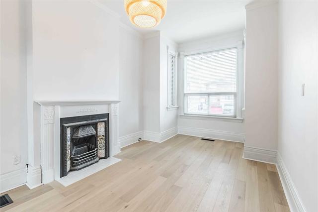 MAIN - 274 Ossington Ave, House semidetached with 2 bedrooms, 1 bathrooms and 2 parking in Toronto ON | Image 6