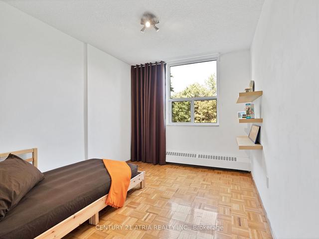 210 - 175 Hilda Ave, Condo with 3 bedrooms, 2 bathrooms and 1 parking in North York ON | Image 9