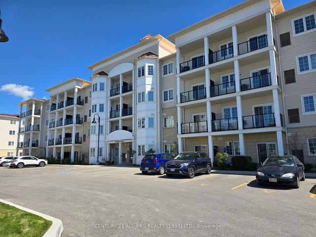 210 - 70 Shipway Ave, Condo with 1 bedrooms, 1 bathrooms and 2 parking in Clarington ON | Image 1