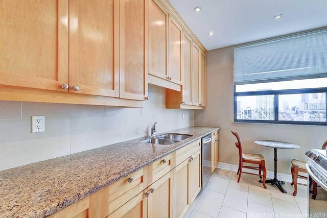 PH03 - 86 Gloucester St, Condo with 2 bedrooms, 2 bathrooms and 2 parking in Toronto ON | Image 7