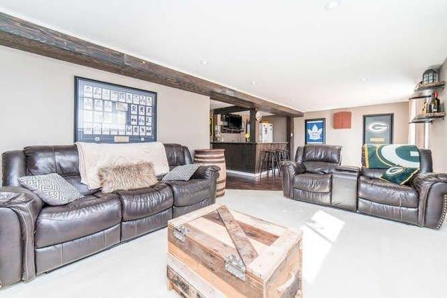 885 Carnaby Cres, House detached with 3 bedrooms, 2 bathrooms and 5 parking in Oshawa ON | Image 11