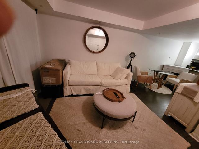 1602 - 28 Laidlaw St, Townhouse with 1 bedrooms, 1 bathrooms and 0 parking in Toronto ON | Image 9