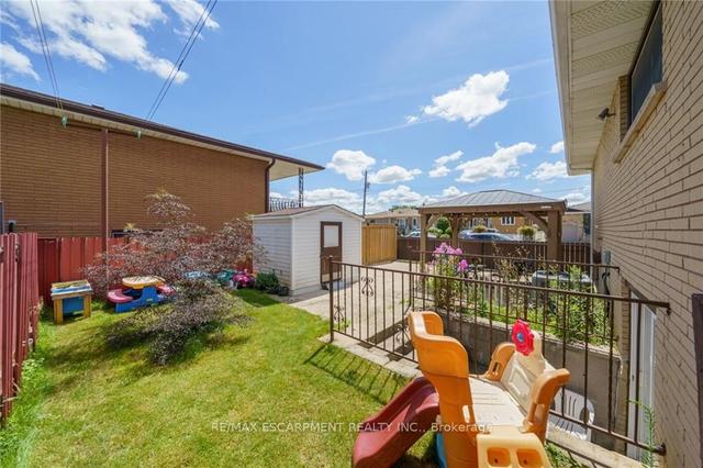 MAIN - 33 Algonquin Crt, House detached with 3 bedrooms, 1 bathrooms and 2 parking in Hamilton ON | Image 24