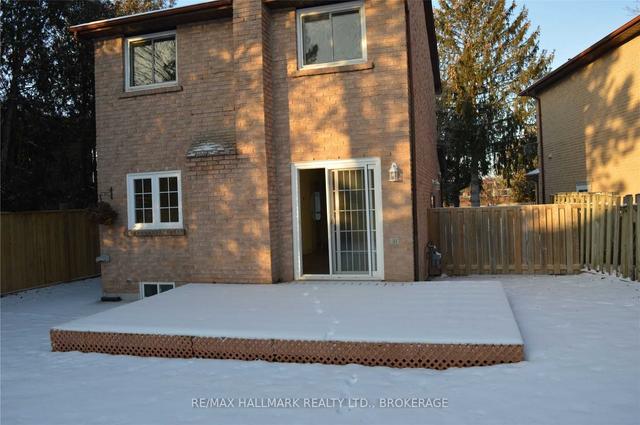 MAIN - 28 Valhalla Crt, House detached with 3 bedrooms, 2 bathrooms and 2 parking in Aurora ON | Image 11