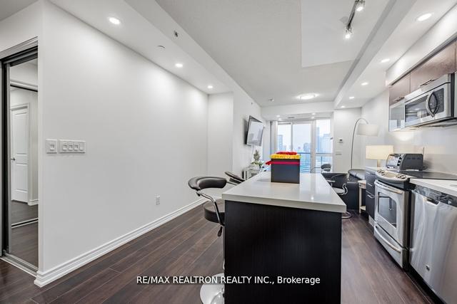 4508 - 386 Yonge St, Condo with 2 bedrooms, 2 bathrooms and 1 parking in Toronto ON | Image 24