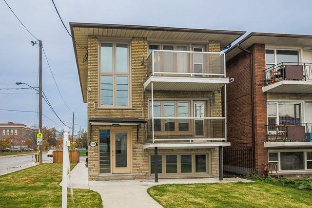 MAIN - 393 Royal York Rd, House other with 2 bedrooms, 1 bathrooms and 2 parking in Etobicoke ON | Image 2