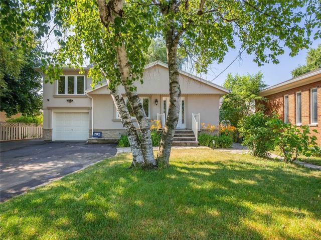 MAIN - 202 Renforth Dr, House detached with 3 bedrooms, 2 bathrooms and 2 parking in Etobicoke ON | Image 1