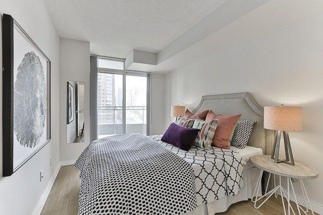 909 - 260 Doris Ave, Condo with 2 bedrooms, 4 bathrooms and 1 parking in North York ON | Image 14