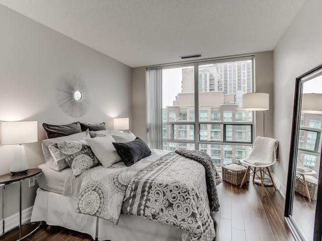 PH2 - 15 Michael Power Pl, Condo with 2 bedrooms, 2 bathrooms and 1 parking in Etobicoke ON | Image 11