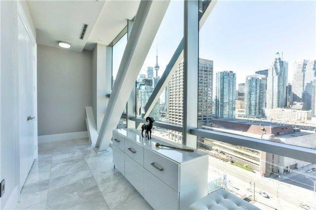 PH-1401 - 39 Queens Quay E, Condo with 2 bedrooms, 3 bathrooms and 2 parking in Toronto ON | Image 3